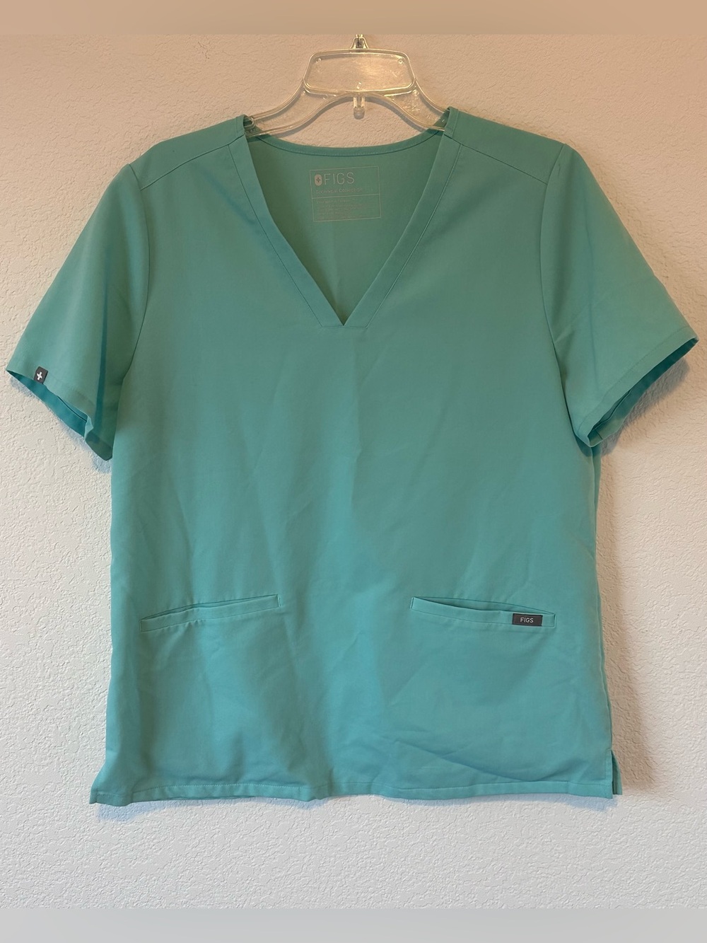 FIGS Women's Short Sleeve V-Neck Scrub Top in Teal